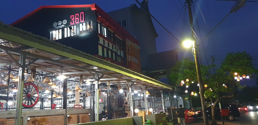 360 Homestay, Padang