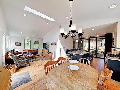 New Listing! Stylish Home In Hip East Austin Home, Travis