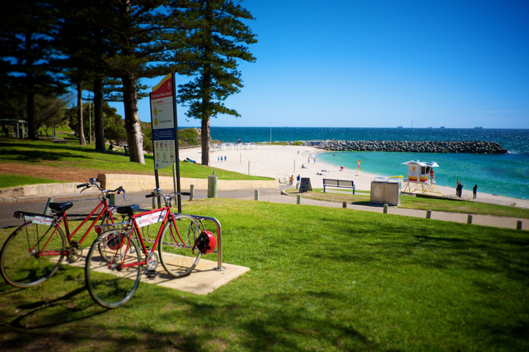 Cottesloe Artist's Beach Retreat, Cottesloe