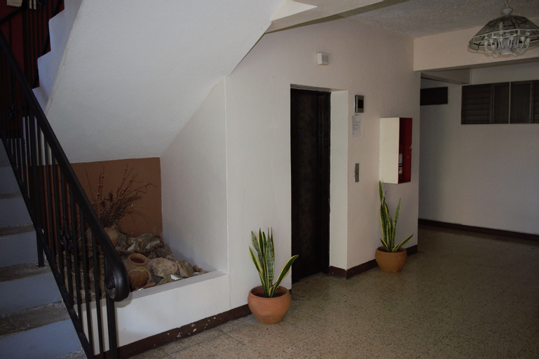The Embassy Luxury Apt Crystal Towers I,