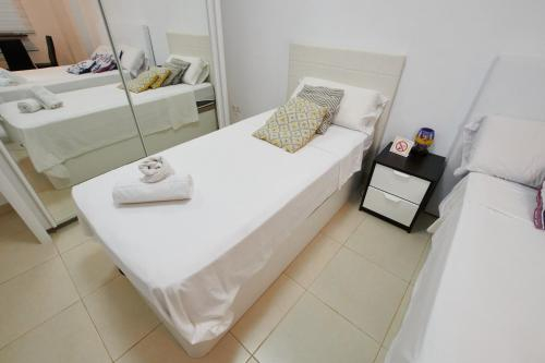 Bedroom 3, Apartamentos Elvira 36, Granada