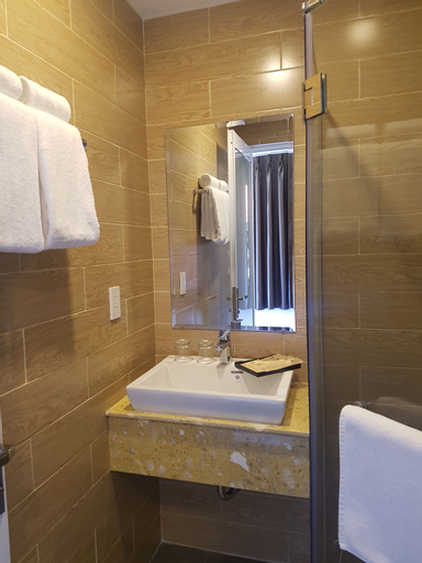 Lang Noi Tan Lap Hotel, Mộc Hóa