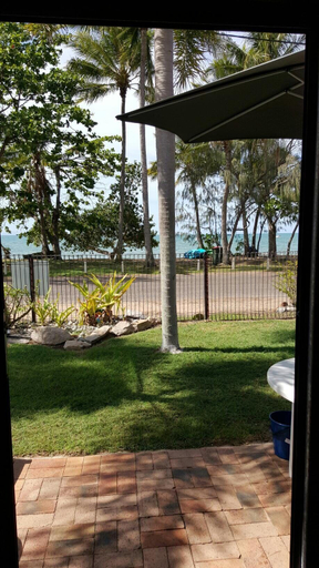 Others 2, Peg's Beach House, Magnetic Island