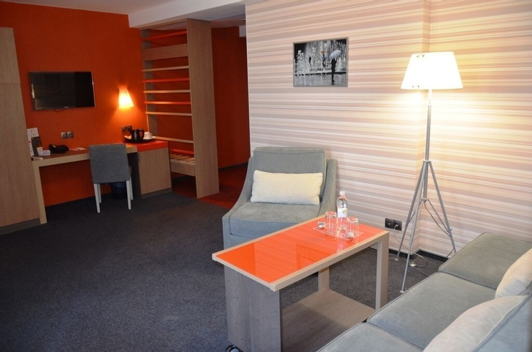 Villa Four Rooms, Kharkivs'ka