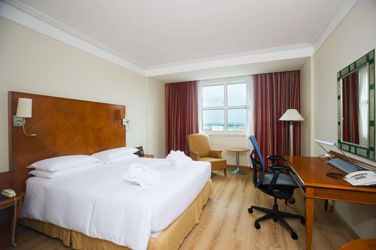 Bedroom 3, Hilton Rome Airport, Rome