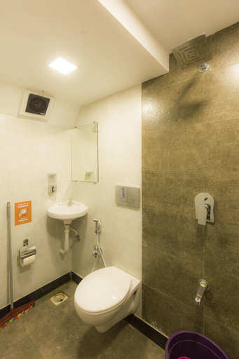 Bathroom 4, Zostel Mumbai - Hostel, Mumbai Suburban
