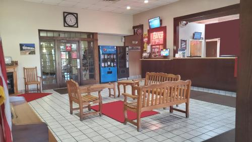 SMART HOTEL - formerly Econo Lodge, Raleigh