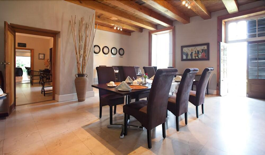 Under Oaks Guesthouse, Cape Winelands
