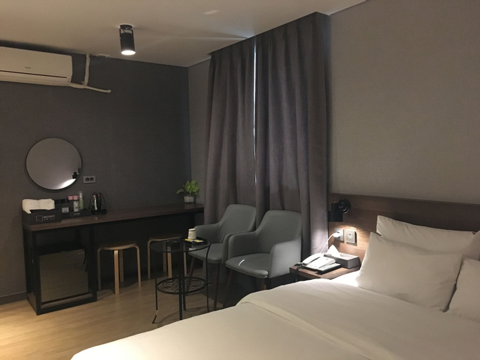 MOMO Hotel, Dobong