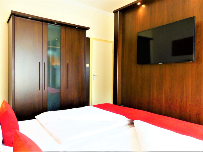 Bedroom 13
