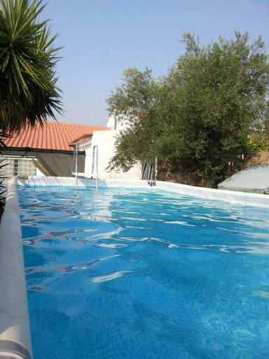 villa with 3 bedrooms in safara, with private pool, enclosed garden and wifi ..., Moura
