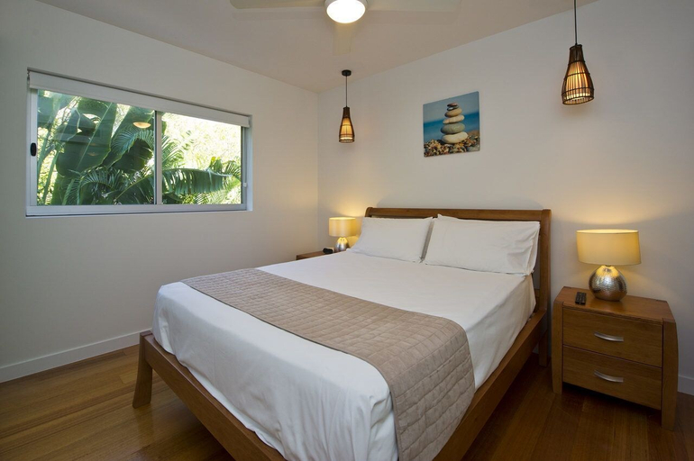 Bedroom 4, Maggies Beachfront Apt. 6, Magnetic Island