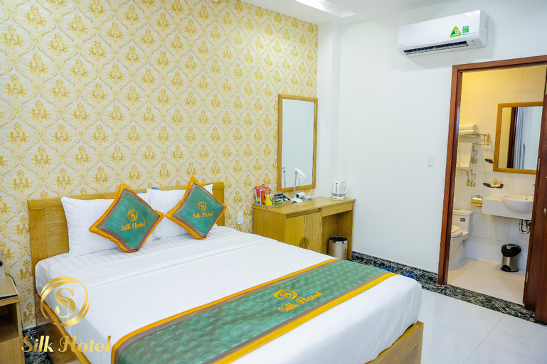 RedDoorz Plus near Tan Son Nhat Airport 2, Tân Bình