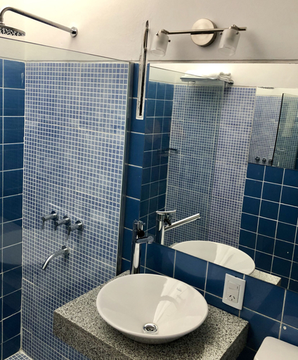 Bathroom, Warm comfortable house great location, Capital