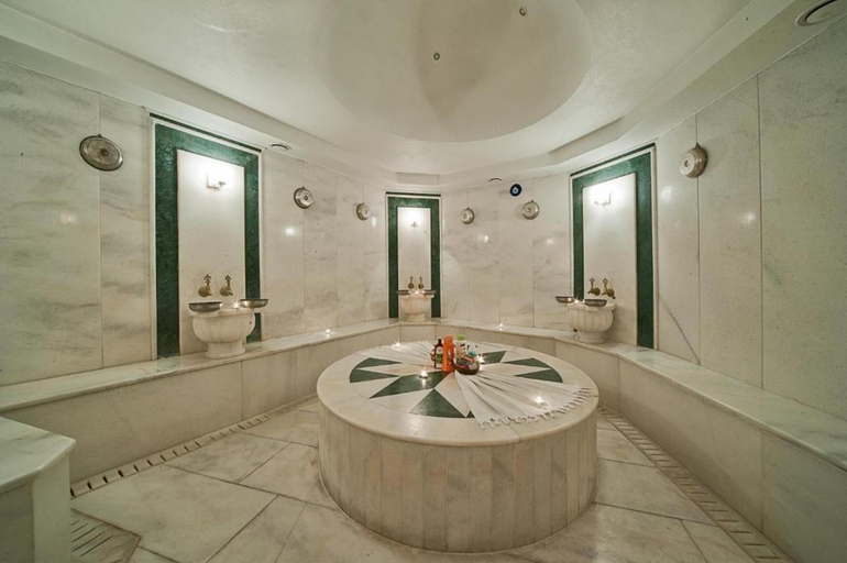 Bathroom 4, The Byzantium, Fatih