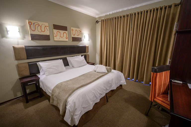 Bedroom 3, Bains Lodge, Mangaung