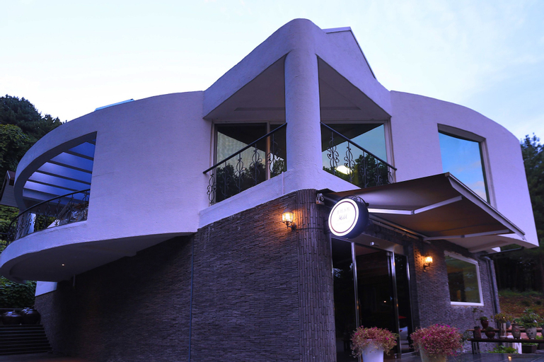 Hill House Park, Pocheon