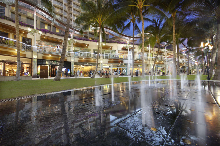 Sport & Beauty 2, Embassy Suites by Hilton Waikiki Beach Walk, Honolulu