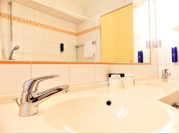 Bathroom 23