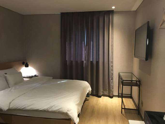 MOMO Hotel, Dobong