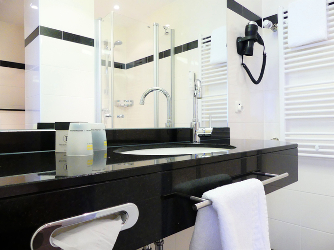 Bathroom 22