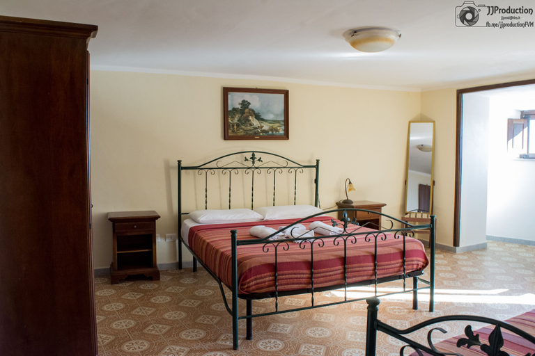 Bedroom 3, A Taverna Intru u vicu, Cosenza