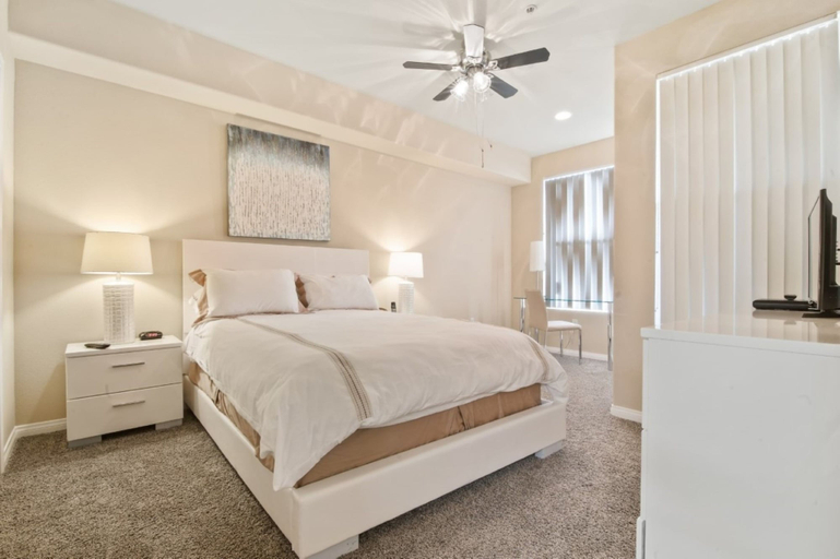 Bedroom 3, Global Luxury Suites in Cupertino, Santa Clara