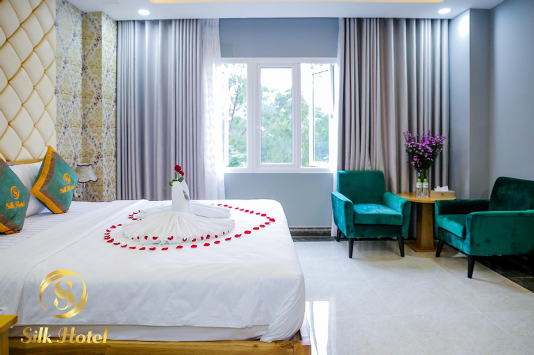 RedDoorz Plus near Tan Son Nhat Airport 2, Tân Bình