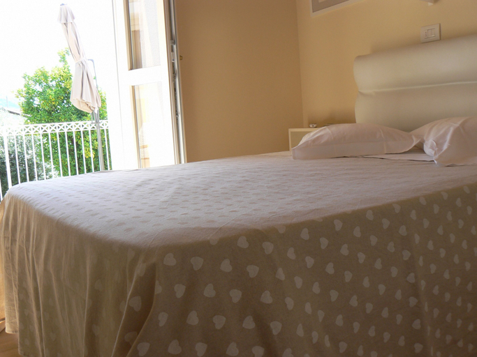Bedroom 2, Bed&Breakfast La Zagara, Lucca