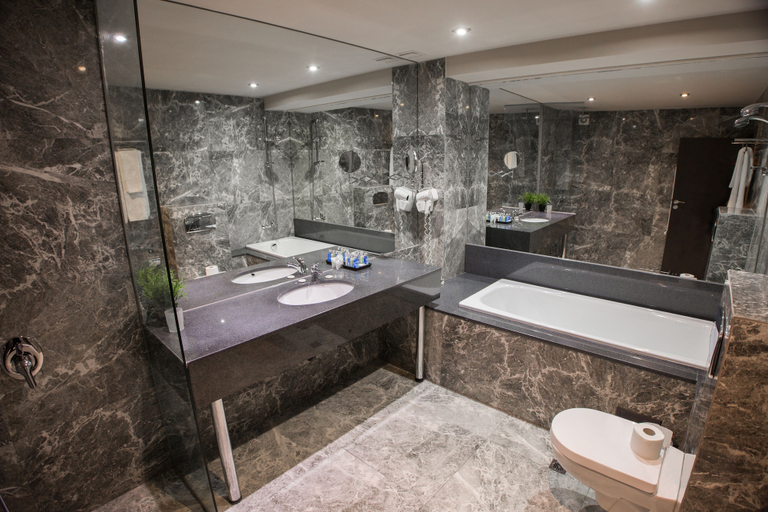 Bathroom 5, Royal Spa Hotel, Velingrad