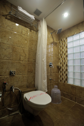 Bathroom 3, Signature Crest Chandavali, Mumbai Suburban
