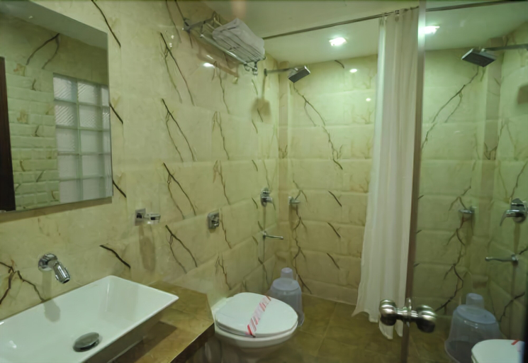 Bathroom 5, Signature Crest Chandavali, Mumbai Suburban