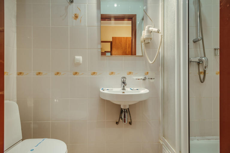 Bathroom 4, Hotel Mys Otdykha Nadezhda, Ramenskiy rayon