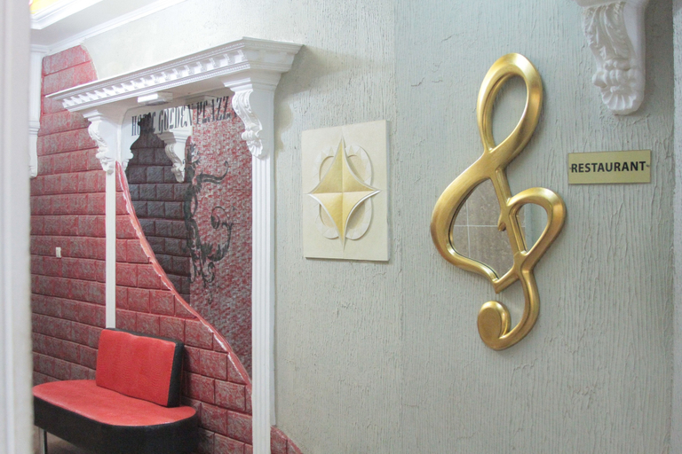 Food & Drinks 5, Golden Plazza, Conakry