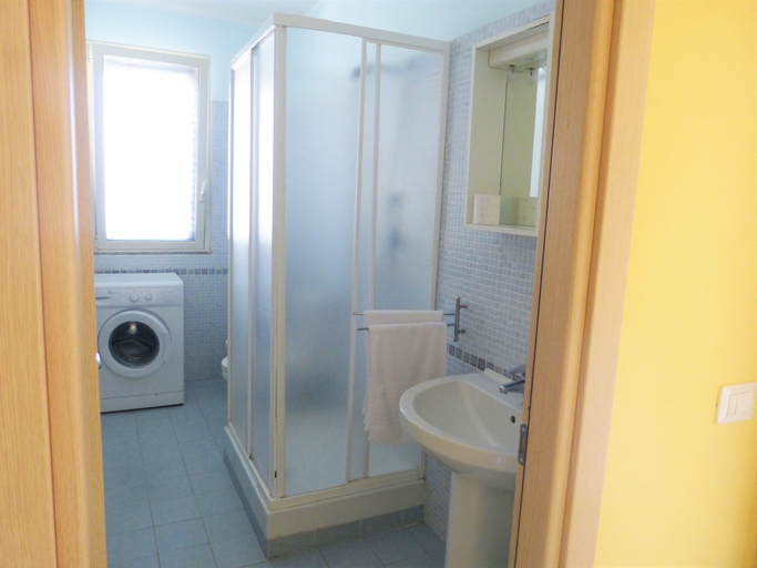 Bathroom 5, Le Ville della Contea, Catania
