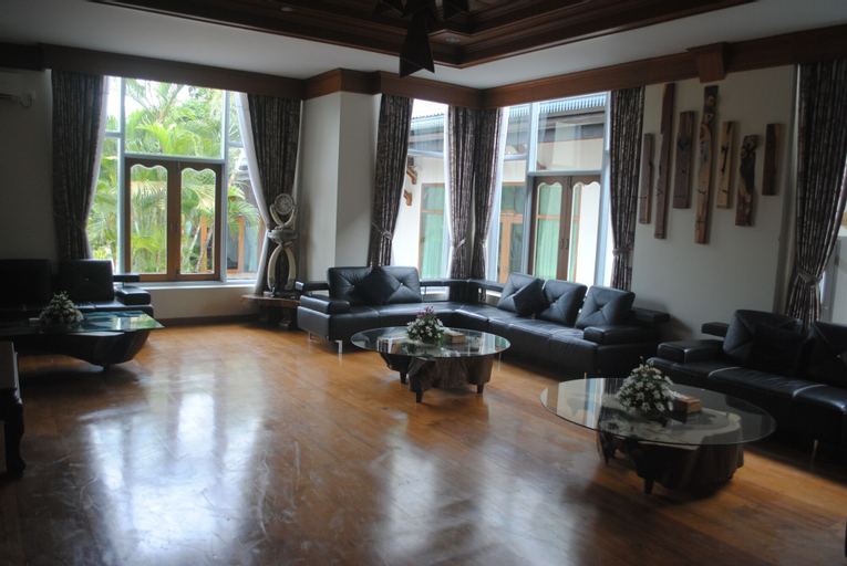 Myitkyina Plam Spring Resort Hotel, Myitkyina