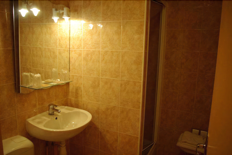 Bathroom 5, Résidence Paris RAMEY, Paris