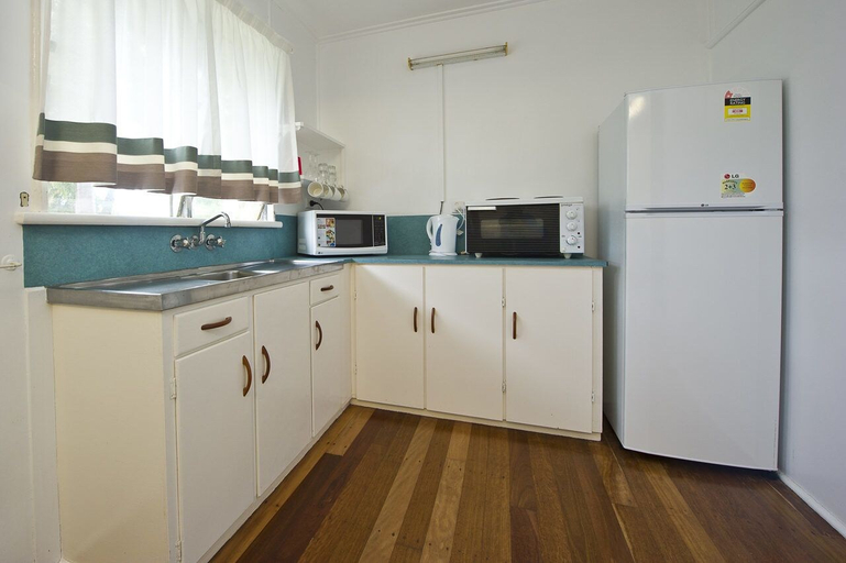 Others 5, Kooyong Apartment 6, Magnetic Island