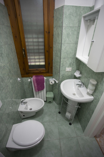 Bathroom 5, Dimora Del Magnifico, Florence