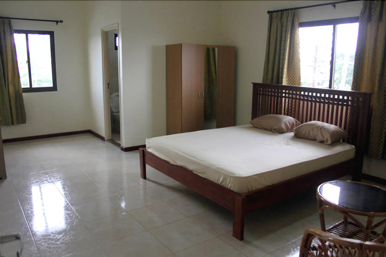 Bedroom 3, Arcton Apartments, Blauwgrond