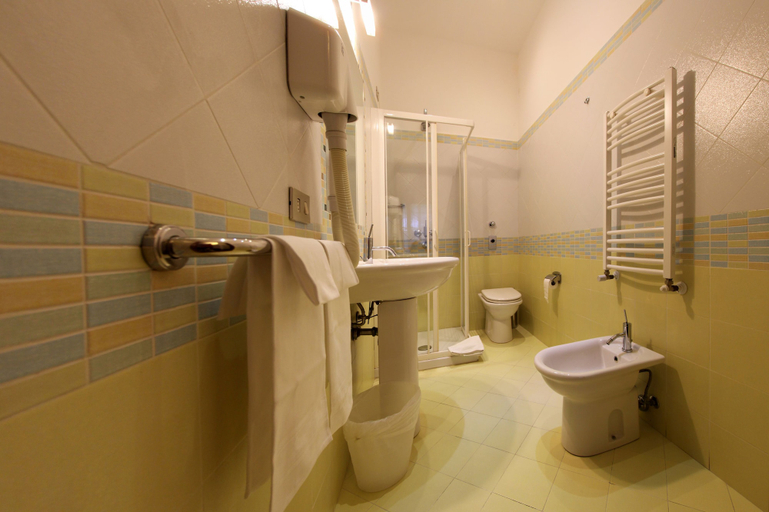 Bathroom 3, Lux Hotel Durante, Milano