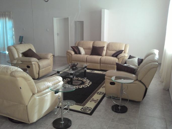 Daisy Executive Lodge, Zvimba