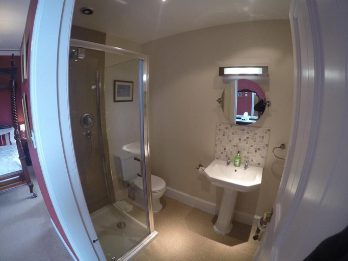 Bathroom 4, The Pines Guesthouse, Moray