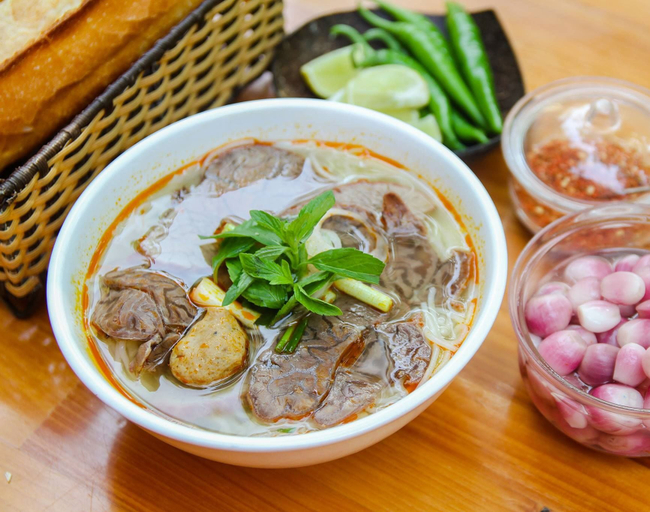 Food & Drinks 5, Ngoi Nha Xanh Hotel, Da Nang