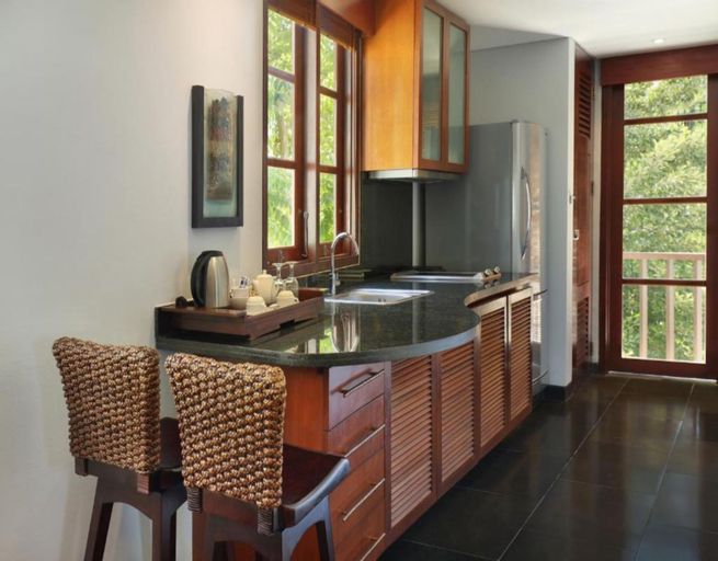 Dining Room 7
