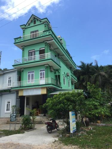 Nha nghi son tung, Vân Đồn