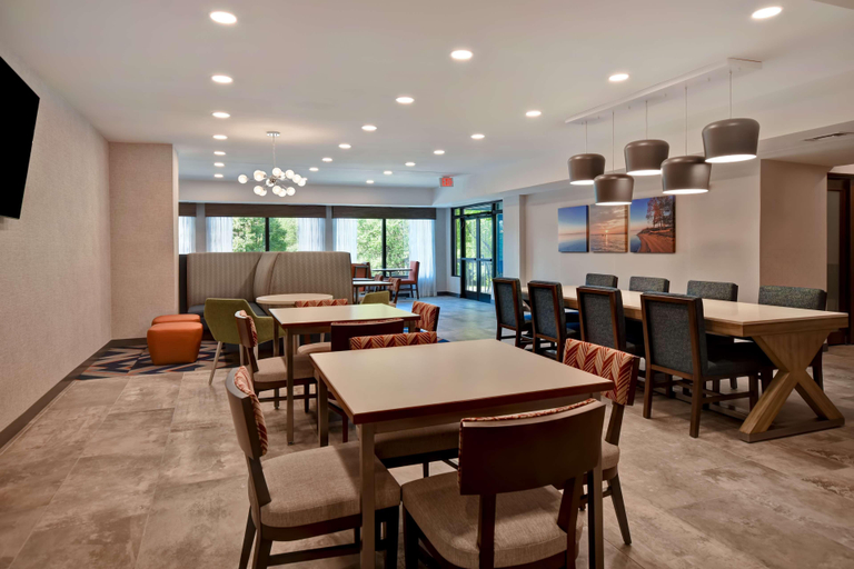 Food & Drinks 5, Hampton Inn Potomac Mills/Woodbridge, Prince William