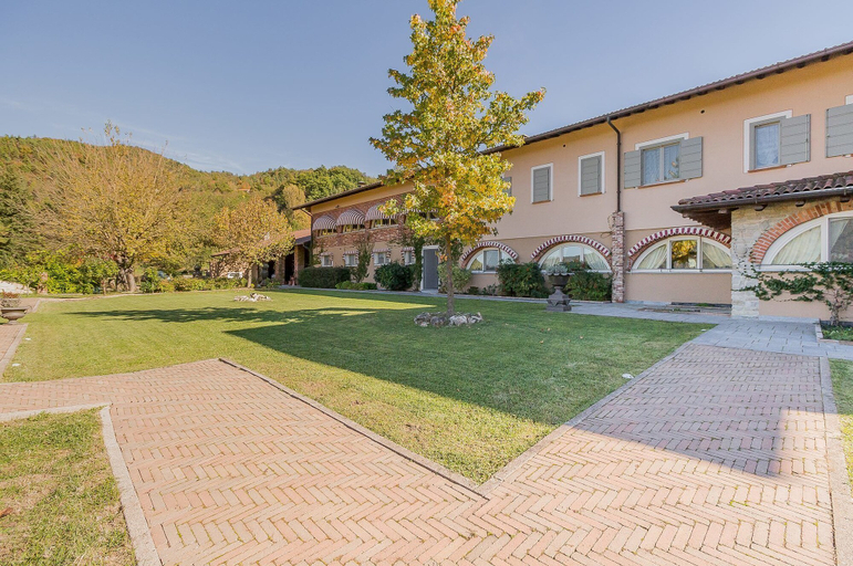 Exterior & Views 2, Tenuta Pian D'Attesio, Cuneo
