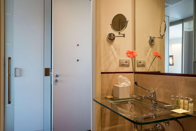 Bathroom 7