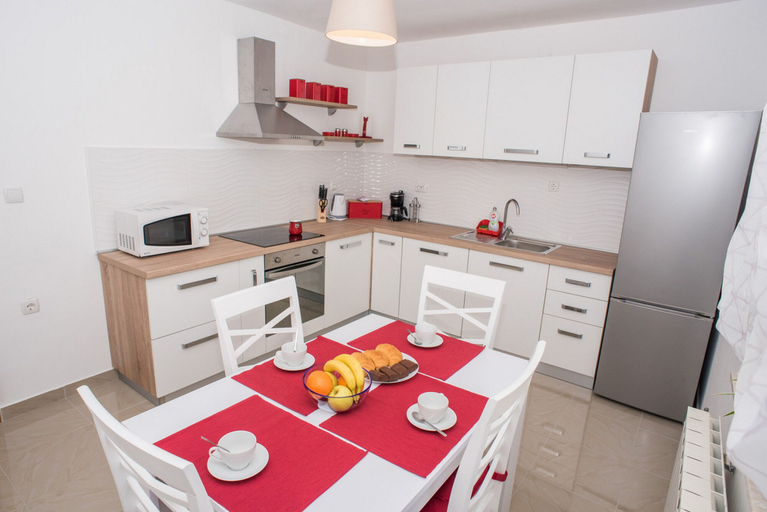 Others 5, Apartments Ivona, Vinodolska